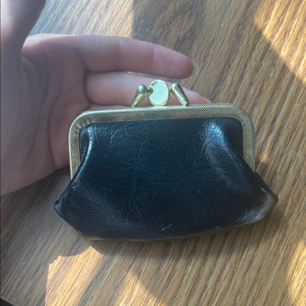 Vintage Elegant Black Leather Coin Purse - Picture 3 of 11